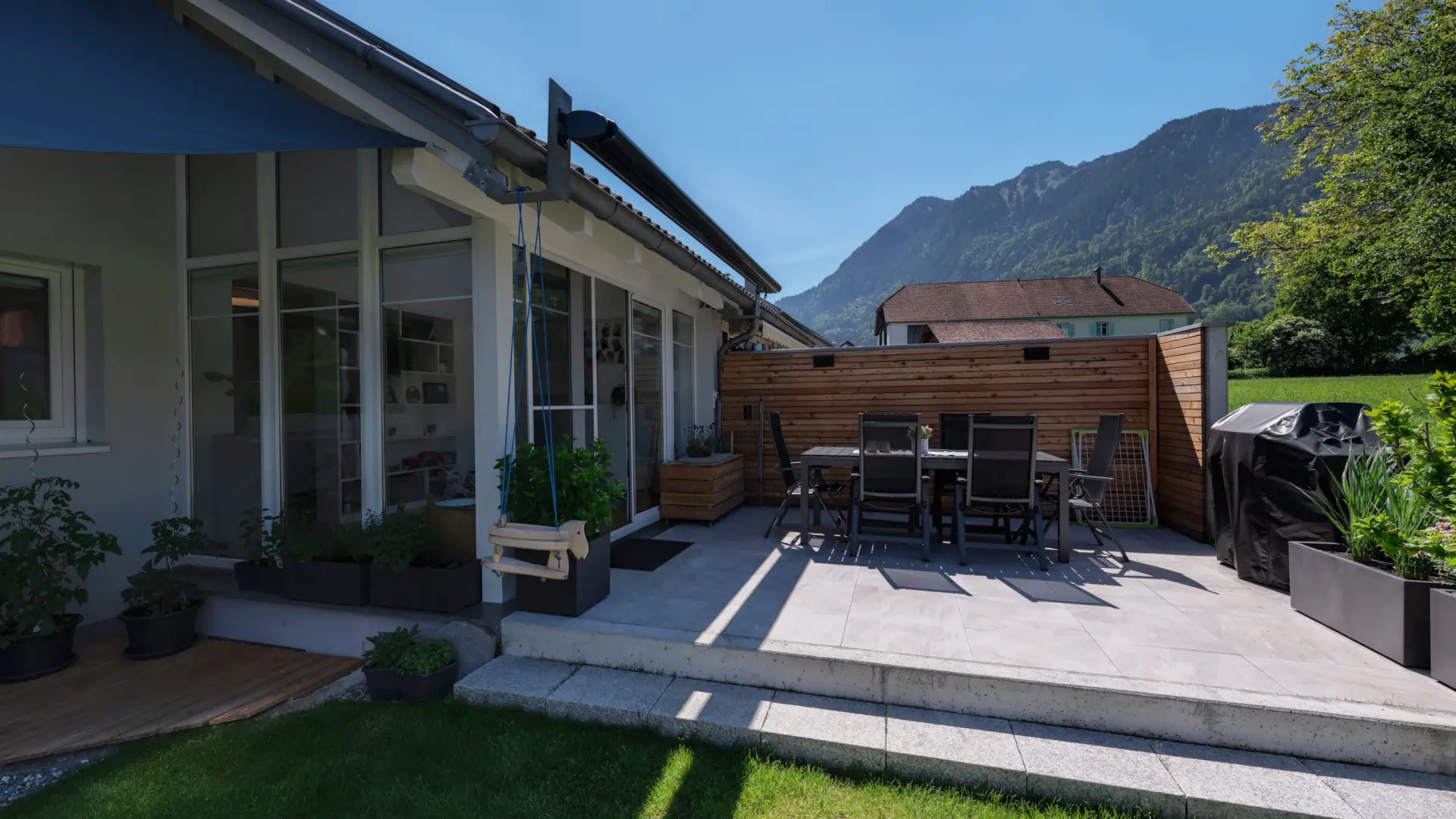 Terrasse mit Bergblick und Sitzbereich