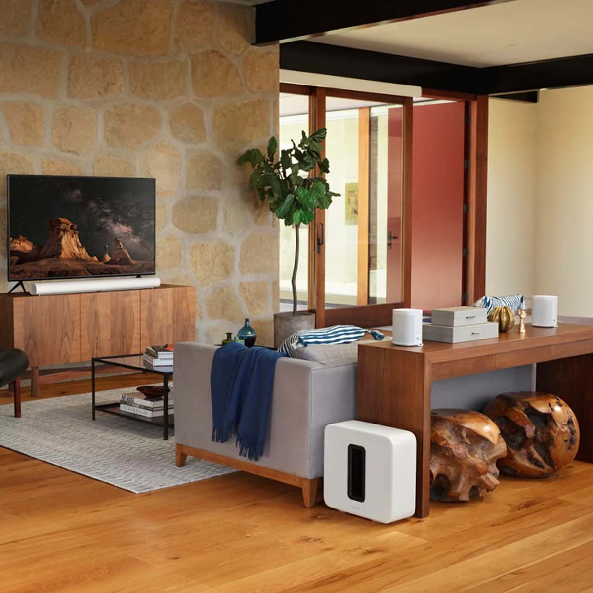 soundlab sonos 5.1 hometheatre arc sub sl lifestyle tabletop white 7ba0a5a0 872d 47f5 b3be 8651f108ab46 1024x1024 2x