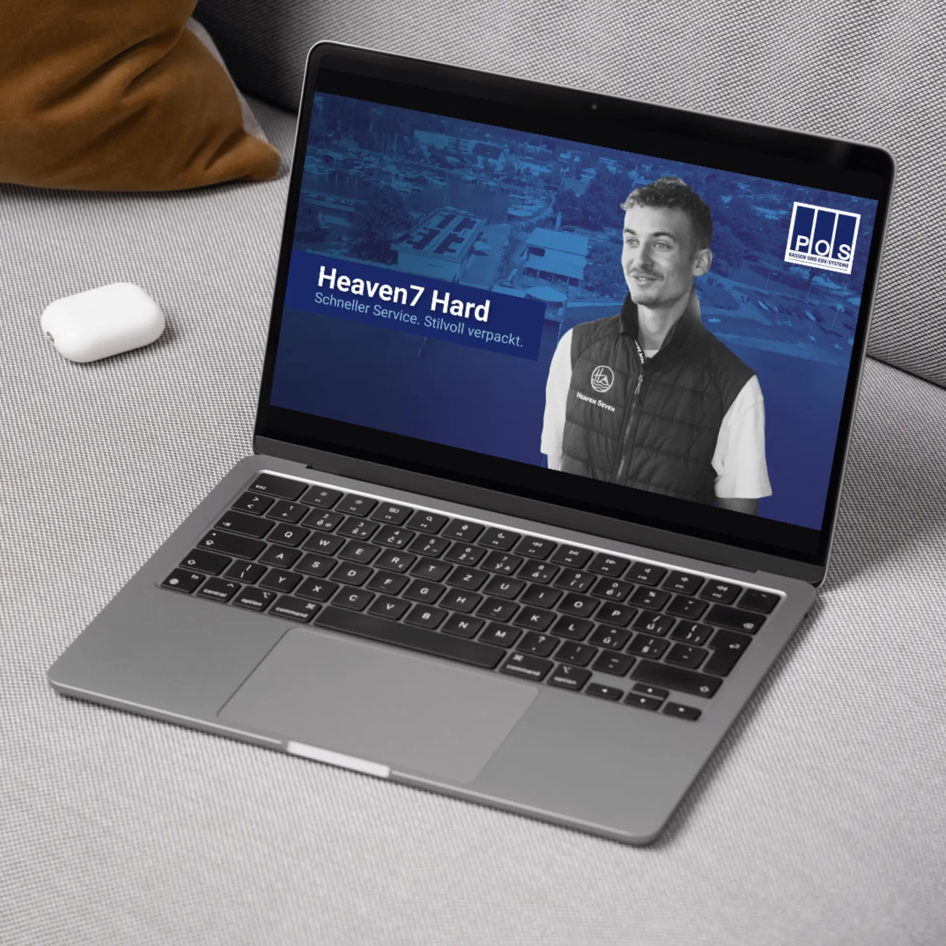 Laptop mit Werbung auf dem Bildschirm