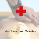 Erste-Hilfe-Kurs mit Herz-Kreislauf-Wiederbelebungspuppe.